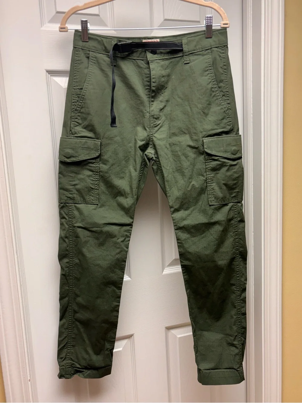 Levi’s Men’s W29 L30 Olive Green Cargo Pants 100% Cotton Belt